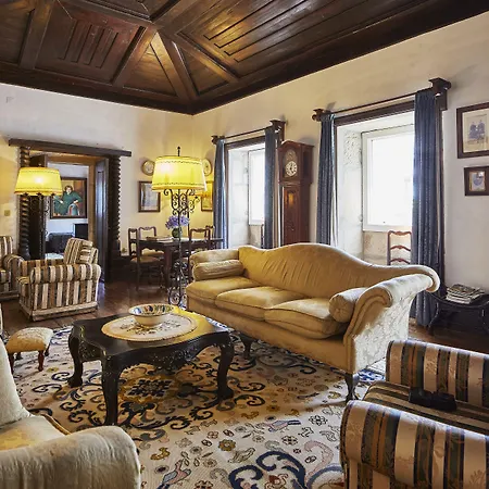 Casa De Canedo * Селорику-ди-Башту